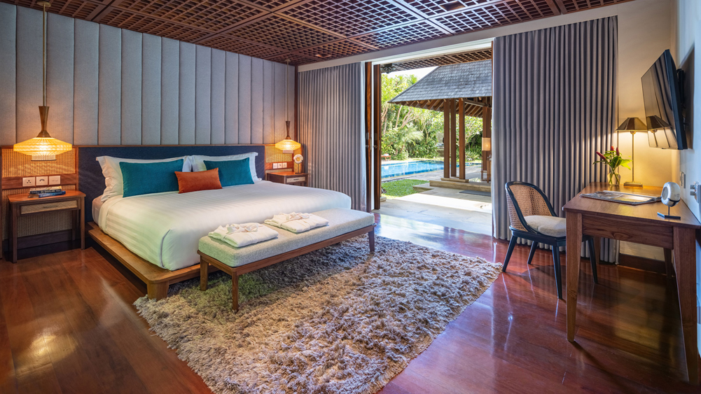 Villa Windu Sari - Restful guest bedroom by the pool
